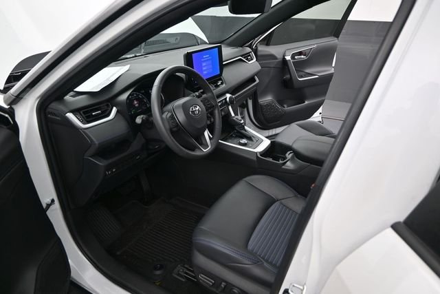 Used 2023 Wind Chill Pearl/Midnight Black Metallic Toyota XSE image 6