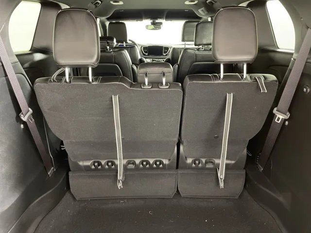 2025 Chrysler Pacifica Select - Photo 19