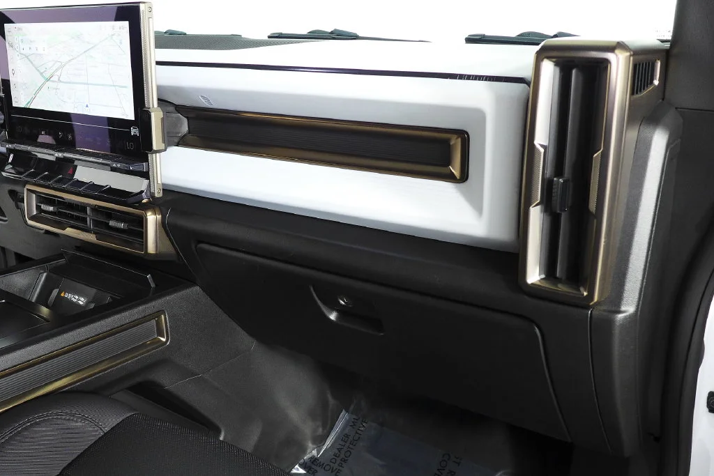 Used 2025 White GMC 3X image 6