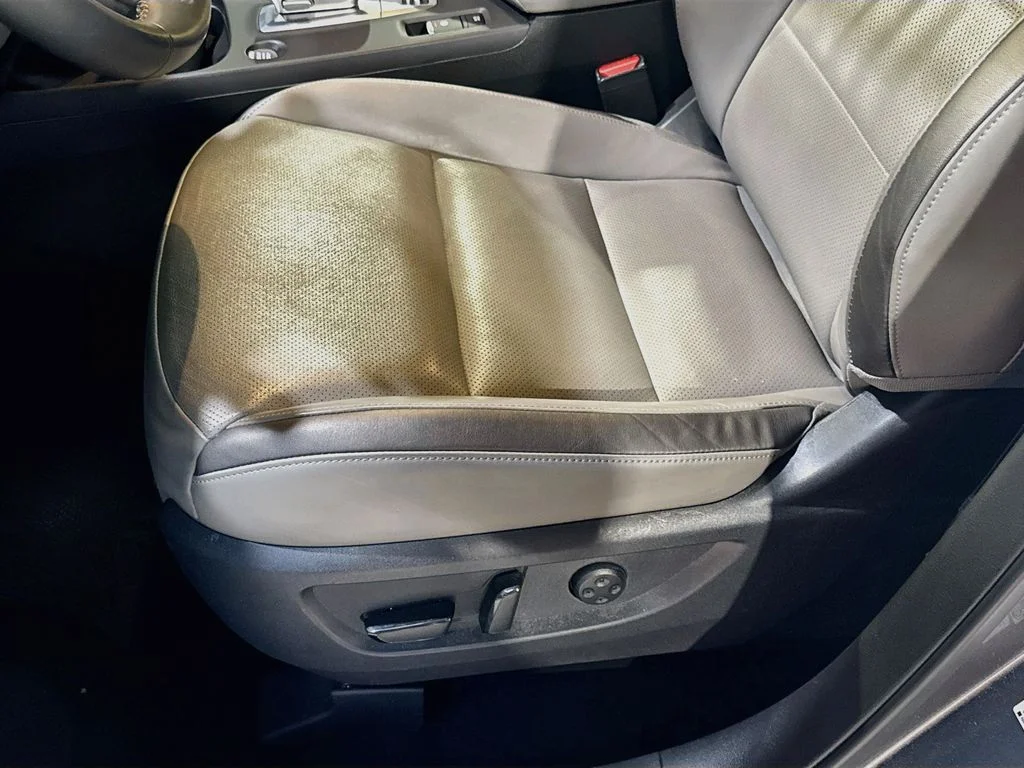 Certified Used 2023 Gray INFINITI LUXE image 19