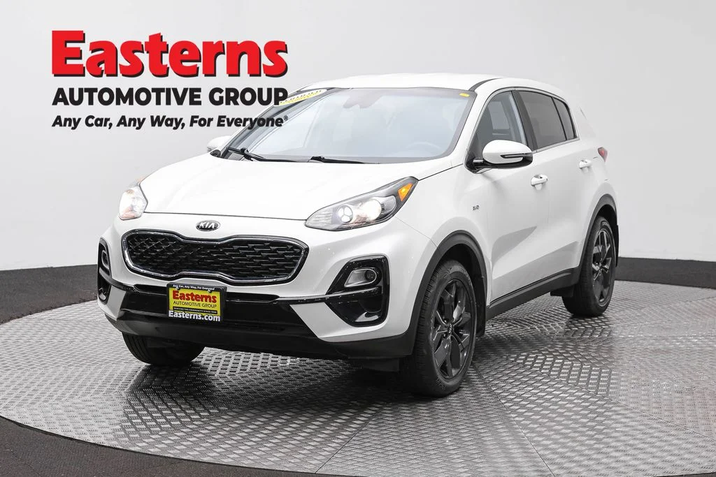 Used 2022 White Kia LX image 1