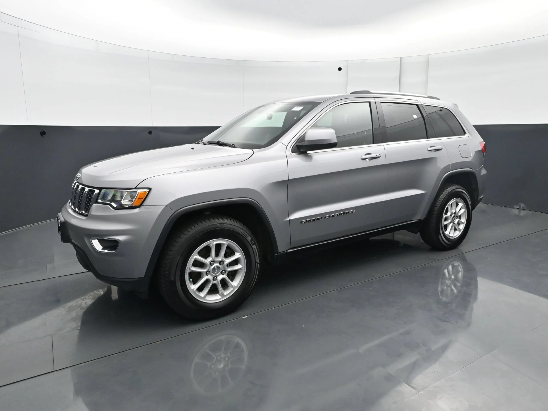 Used 2019 Jeep Grand Cherokee Laredo E with VIN 1C4RJFAG2KC793466 for sale in Hopkins, Minnesota