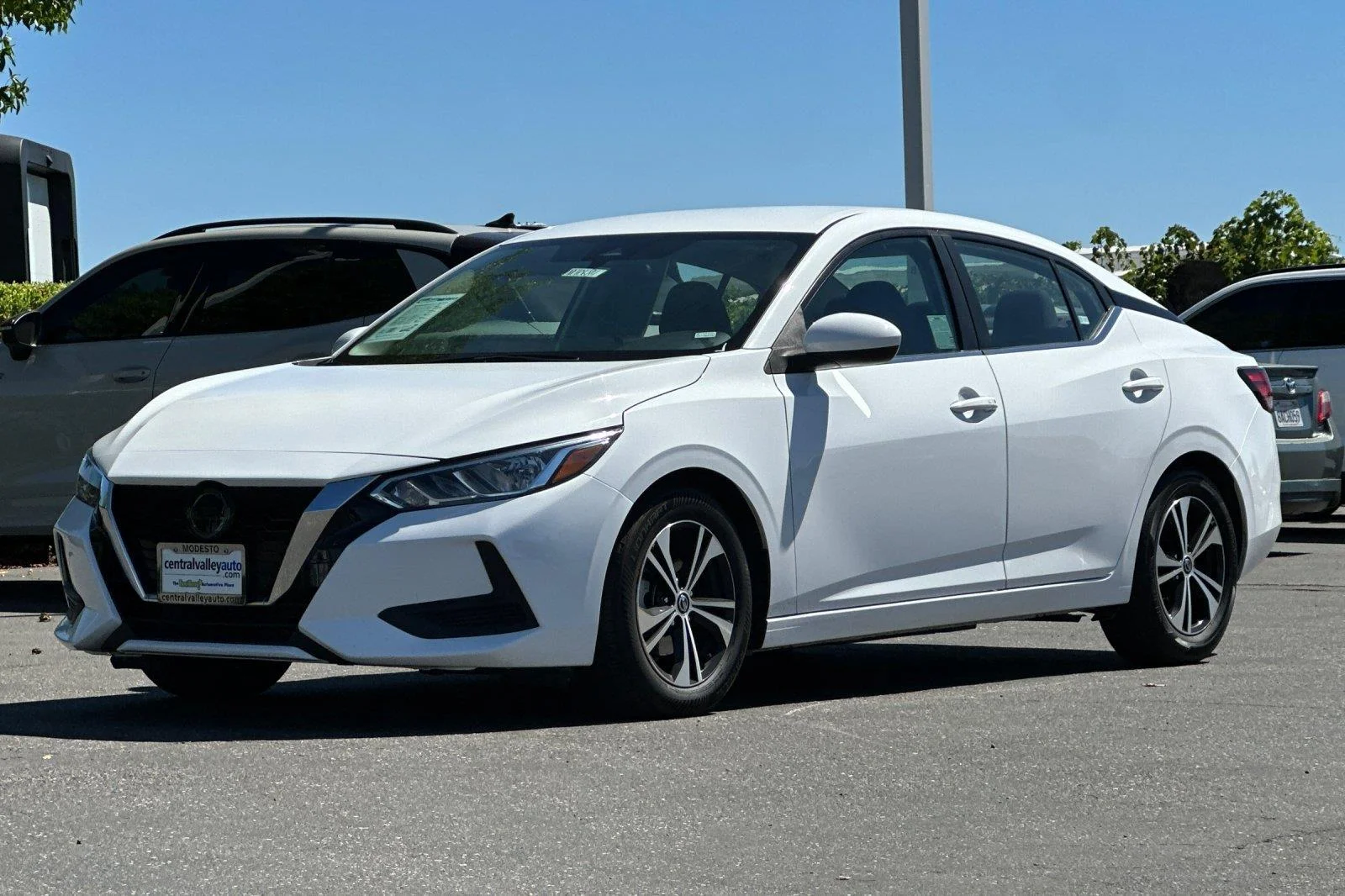 Used 2023 Aspen White Tricoat Nissan SV image 8