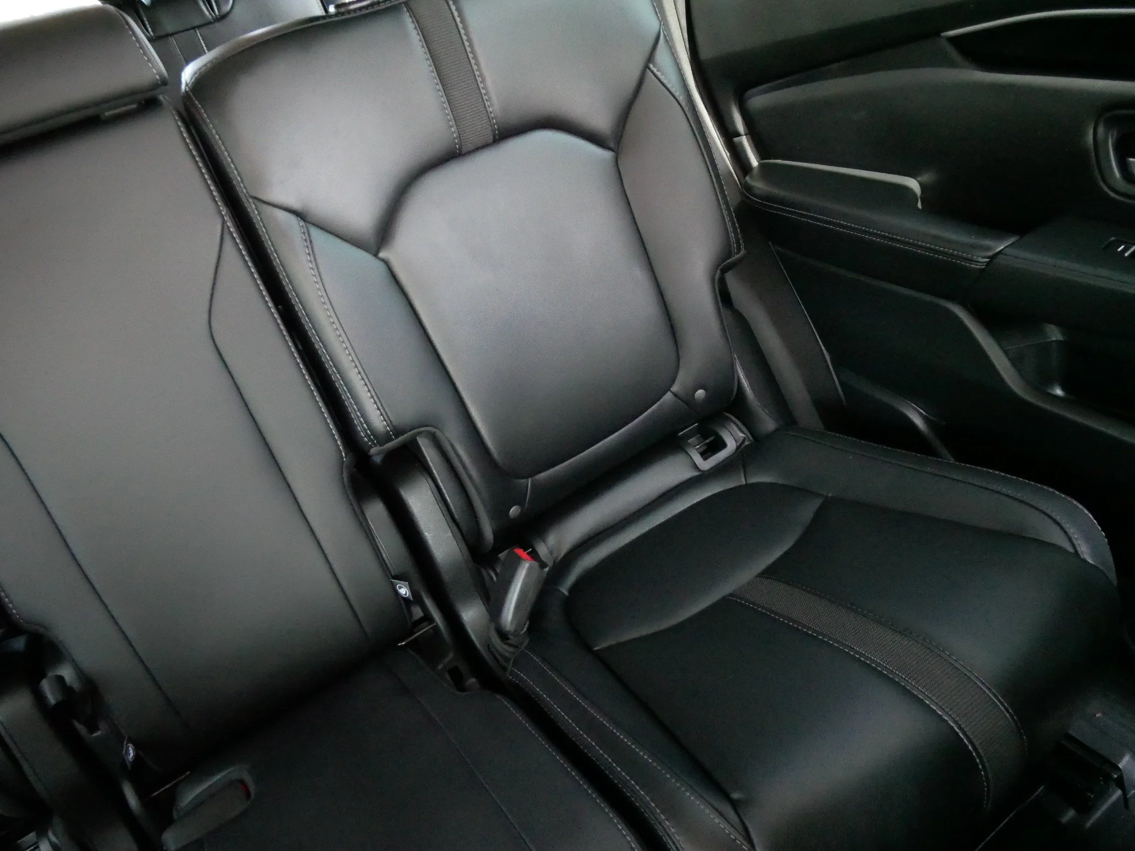 Certified Used 2025 Platinum White Pearl Honda EX-L image 48