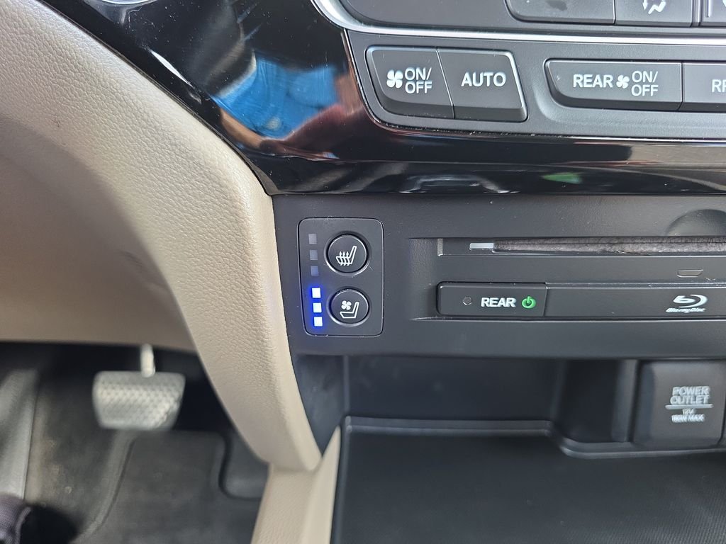Used 2017 White Diamond Pearl Honda Elite image 27