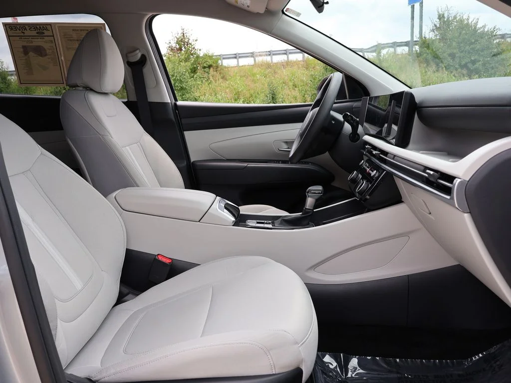 Used 2026 Silver Hyundai SEL image 9