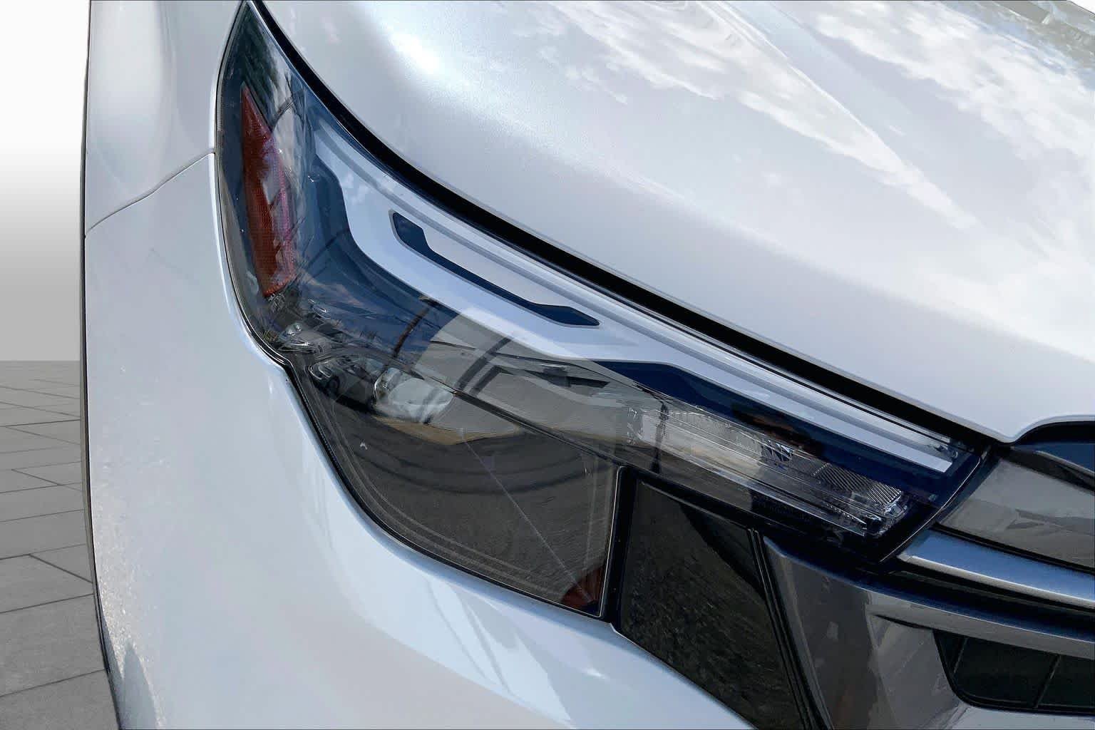 Used 2025 Crystal White Pearl Subaru Premium Hybrid image 24