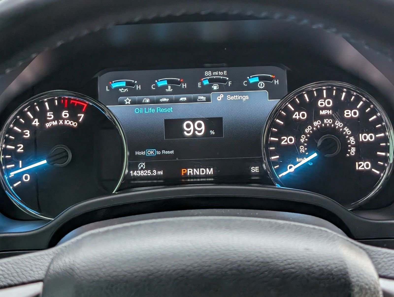 Used 2020 Oxford White Ford Lariat image 28