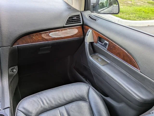 Used 2014 Gray Lincoln Base image 17