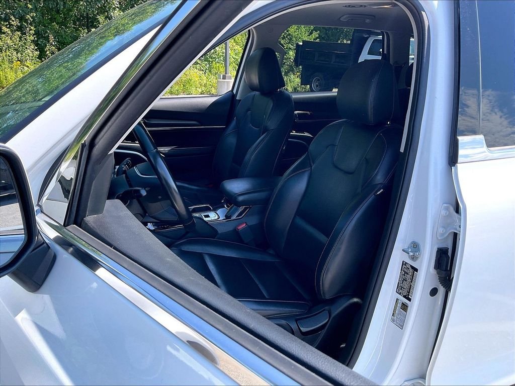 Used 2020 Snow White Pearl Kia LX image 9
