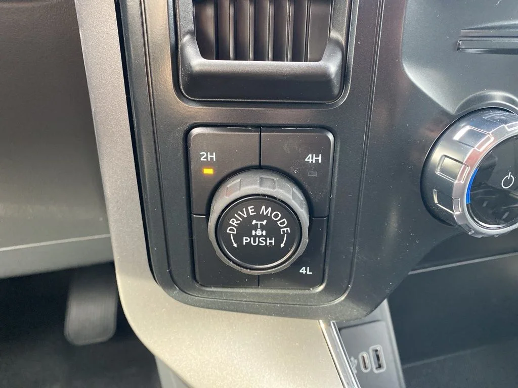 New 2026 Oxford White Ford XLT image 27