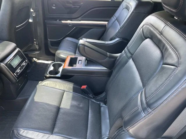 Used 2020 Silver Lincoln Reserve image 20