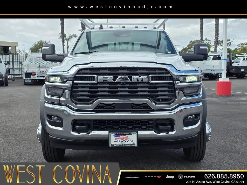 New 2026 Bright White Clear-Coat Exterior Paint RAM Tradesman image 2