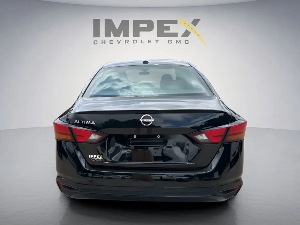 Used 2025 Black Nissan S image 4