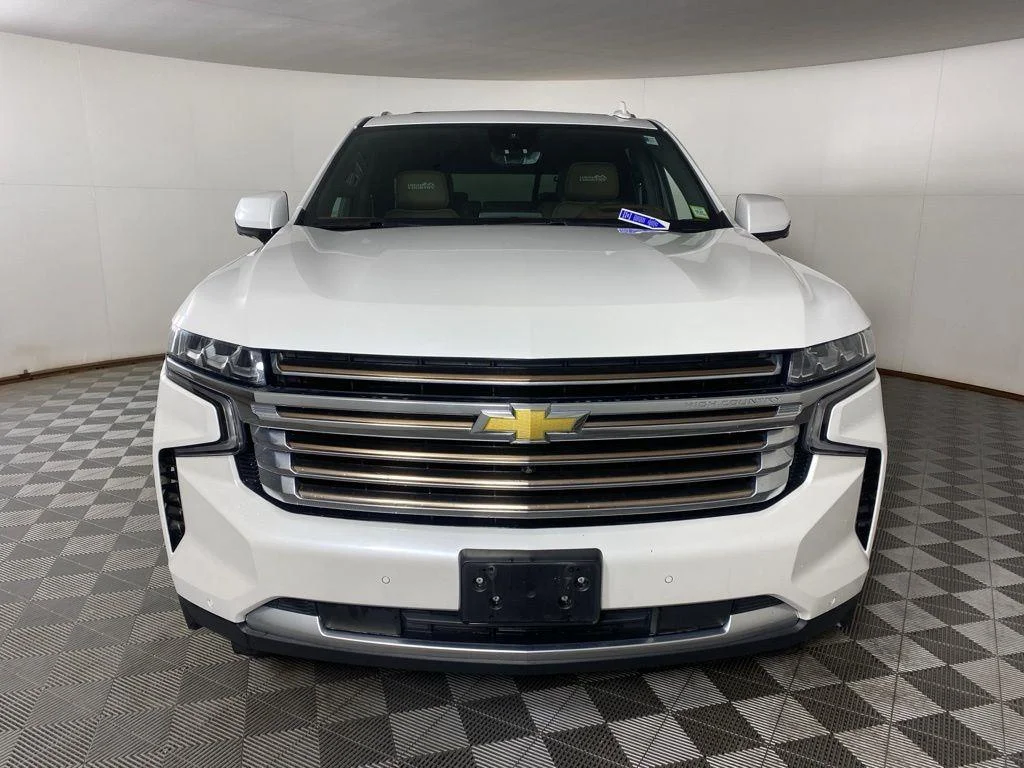 Used 2024 Iridescent Pearl Tricoat Chevrolet High Country image 2