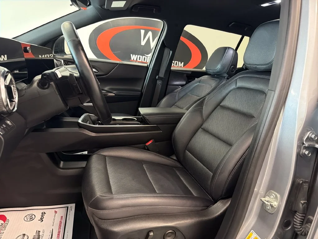 Used 2025 Gray Chevrolet LT image 13