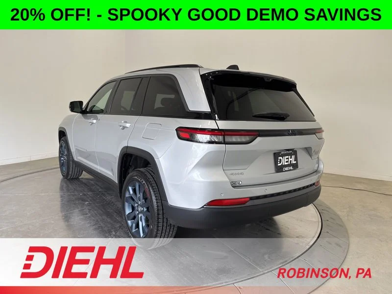 New 2026 Silver Zynith Exterior Paint Jeep Limited image 5