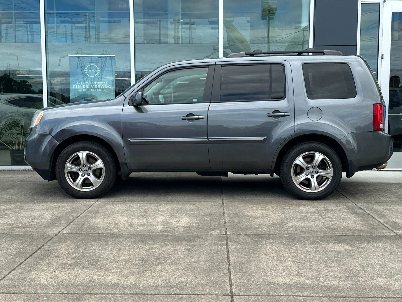 Used 2013 Polished Metal Metallic Honda EX-L image 6