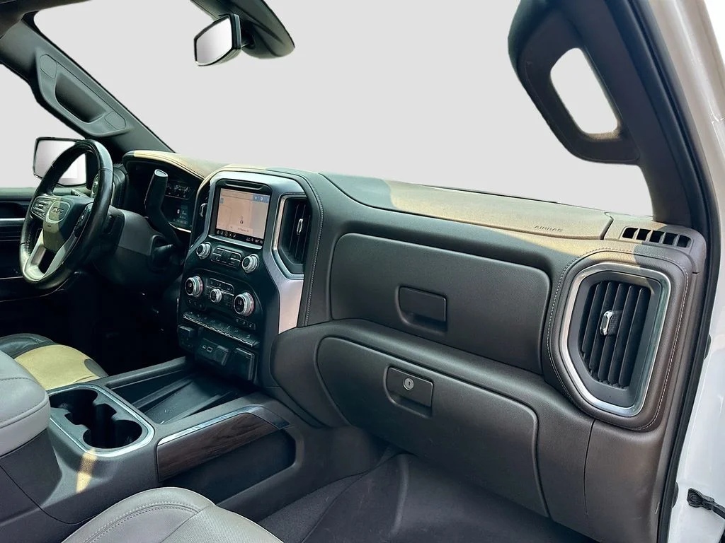 Used 2019 White GMC SLT image 30