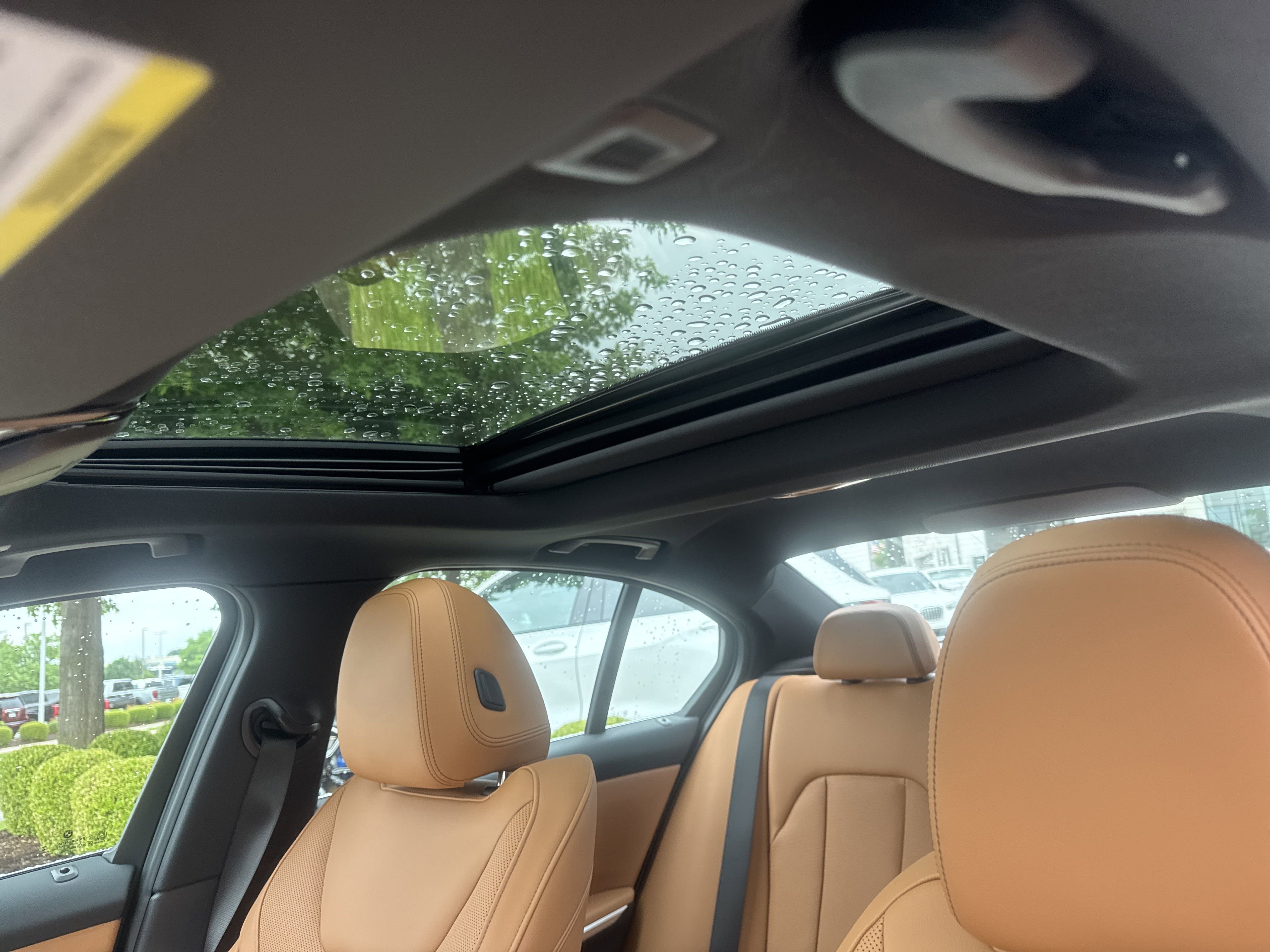 2025 BMW 3 Series 330i - Photo 9