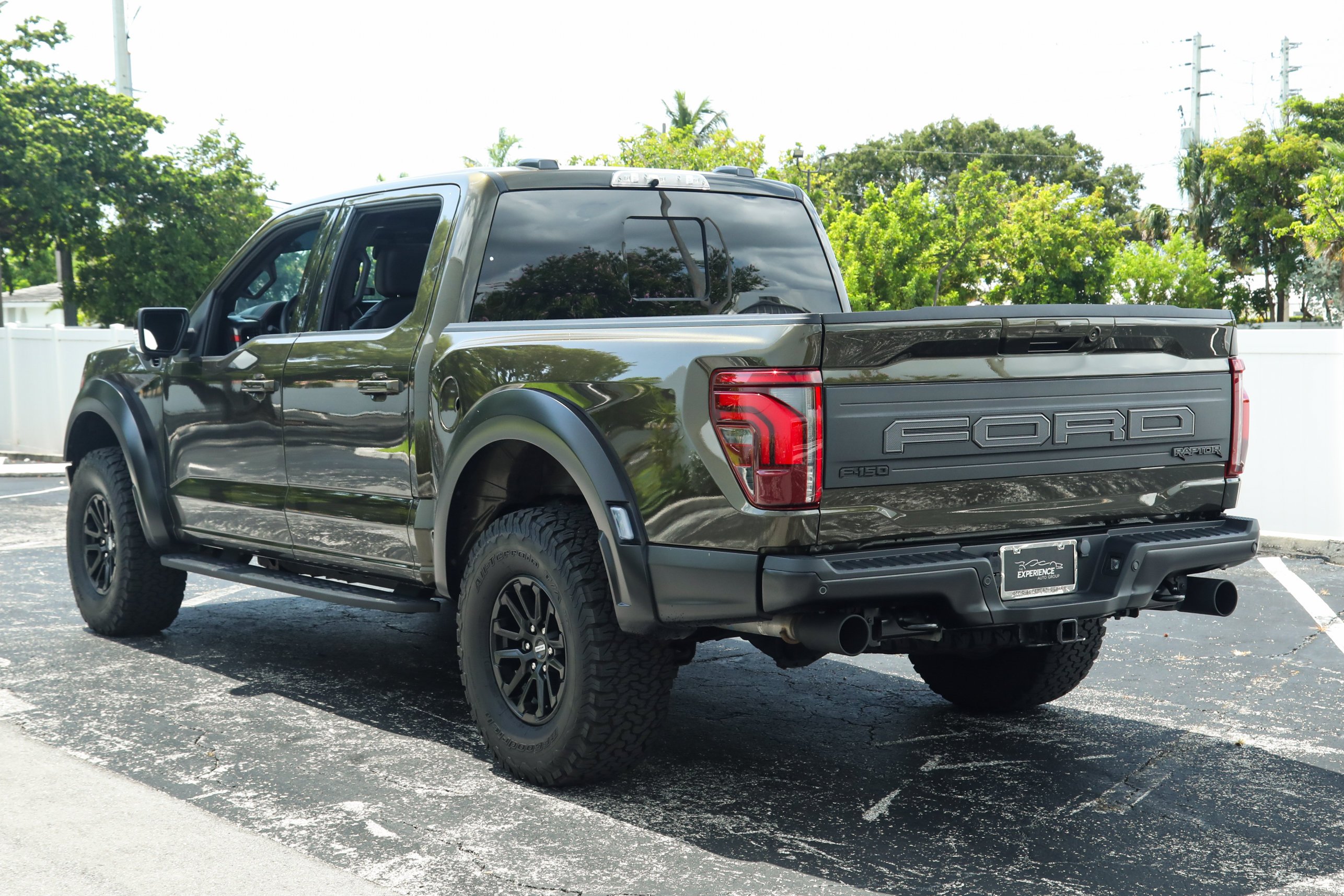 Used 2025 Green Ford Raptor image 3