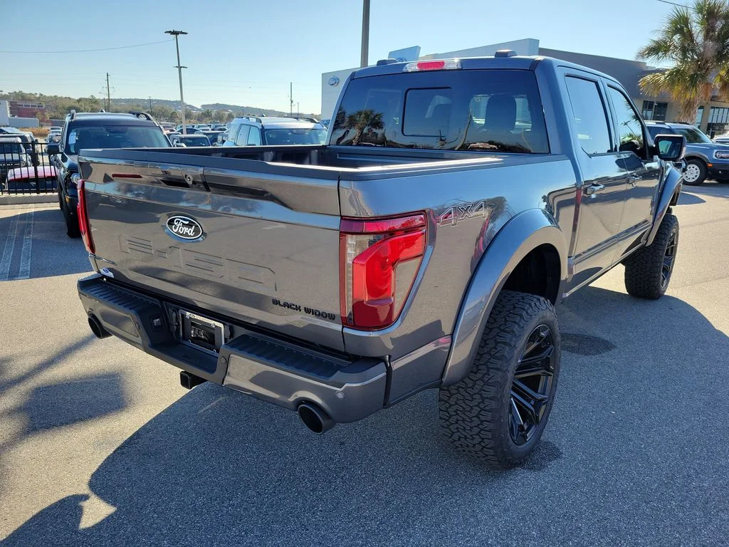 New 2026 Carbonized Gray Metallic Ford XLT image 5