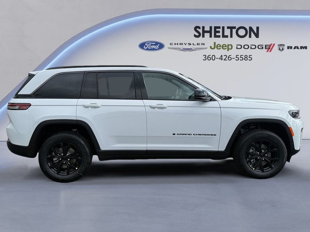 New 2026 Bright White Clear-Coat Exterior Paint Jeep Altitude image 7