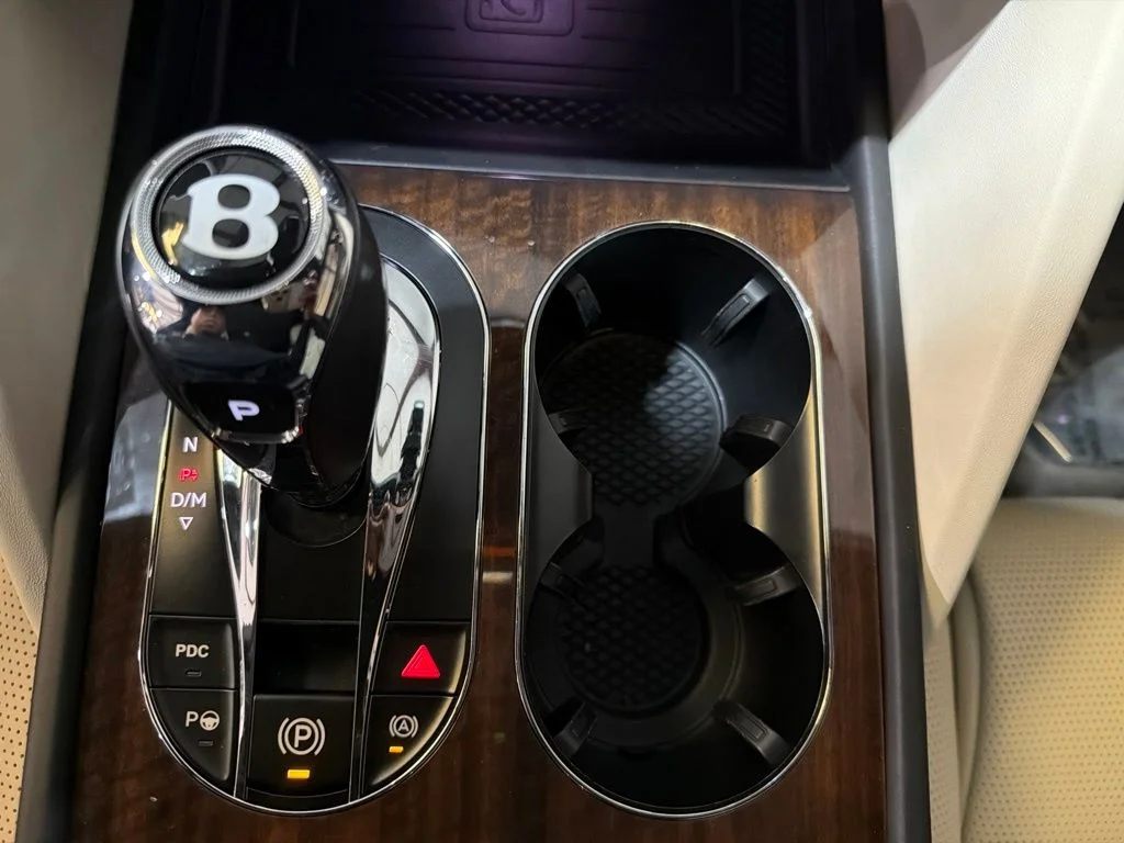 Used 2023 Black Bentley Azure image 24