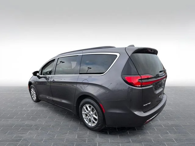 Used 2022 Gray Chrysler Touring L image 6