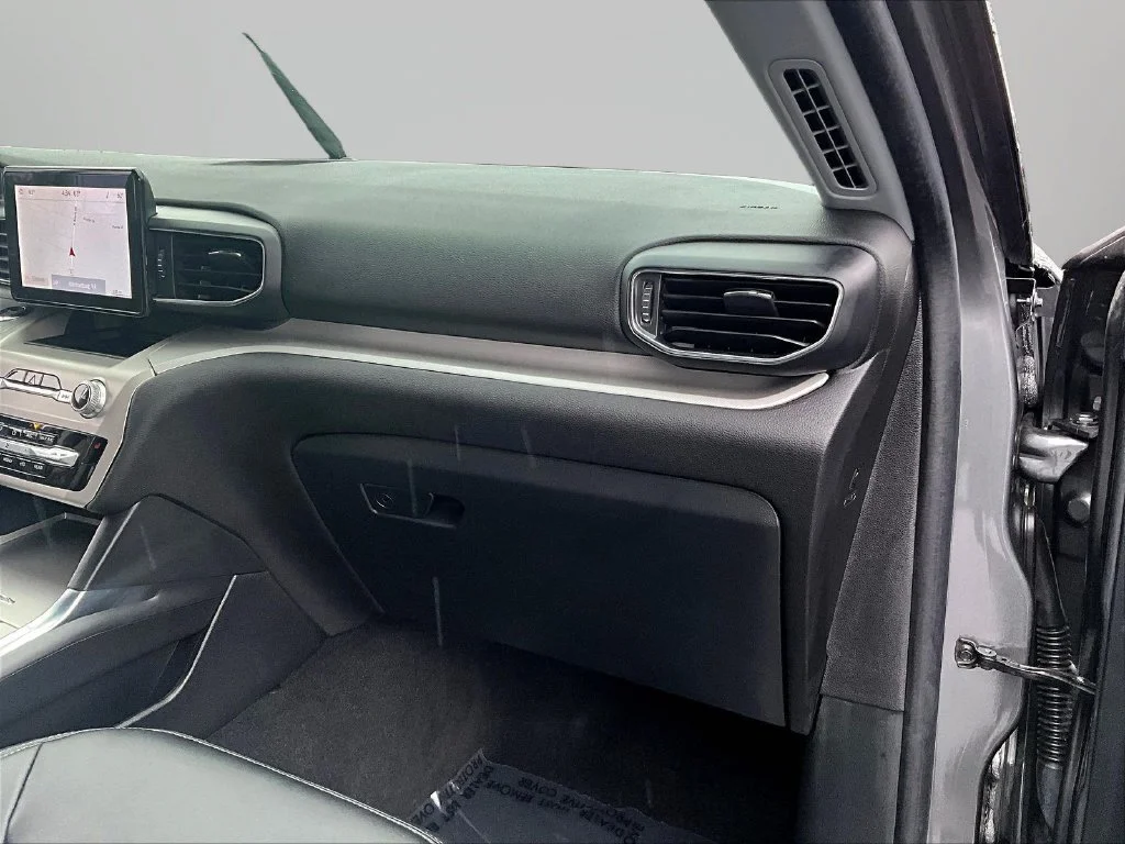 Used 2023 Gray Ford XLT image 19