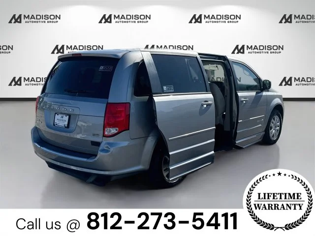 Used 2016 Silver Dodge SE image 5