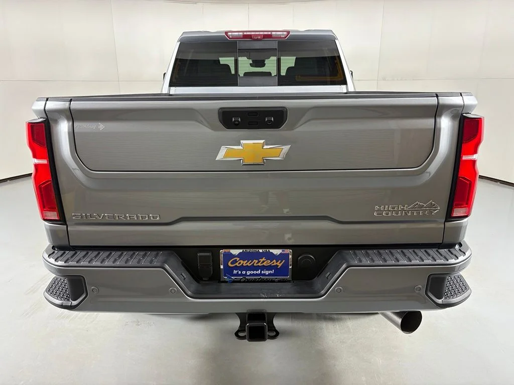 Used 2025 Gray Chevrolet High Country image 8
