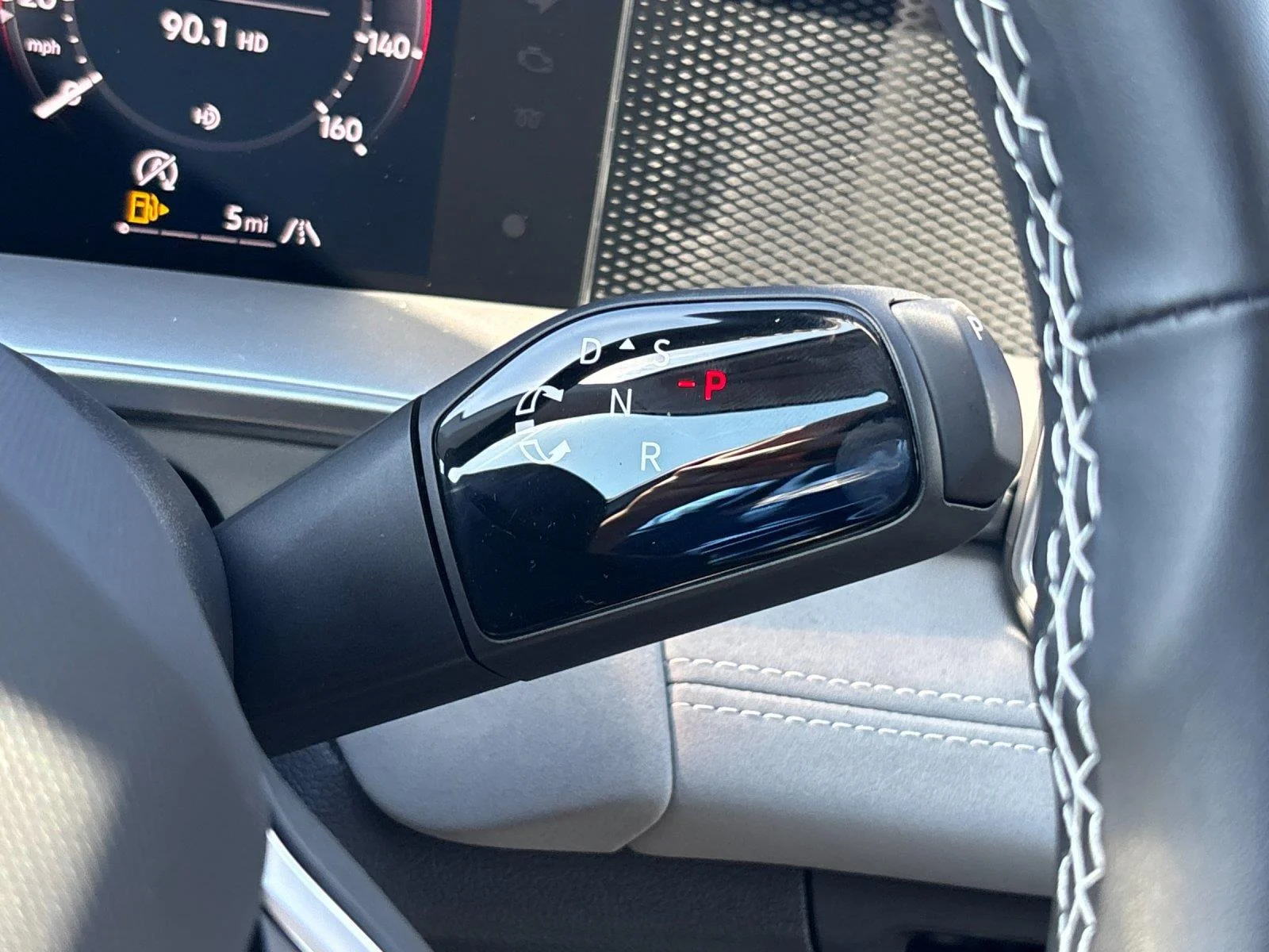 New 2026 Platinum Gray Metallic Volkswagen SE image 26
