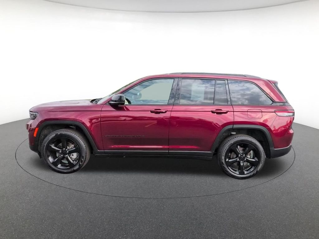 Certified Used 2025 Velvet Jeep Limited image 13