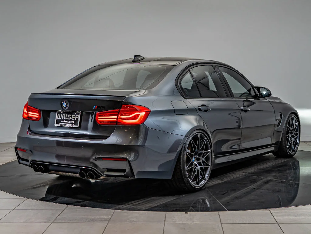 Used 2018 Mineral Gray Metallic BMW  image 5