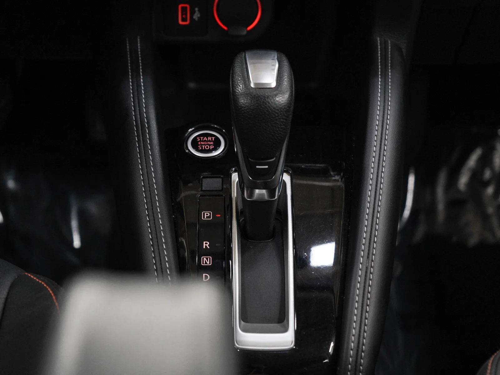 Used 2019 Cayenne Red Metallic Nissan SR image 18