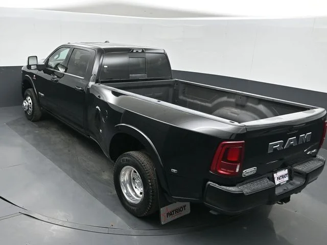 New 2026 Diamond Black Crystal Pearl-Coat Exterior Paint RAM Limited image 34
