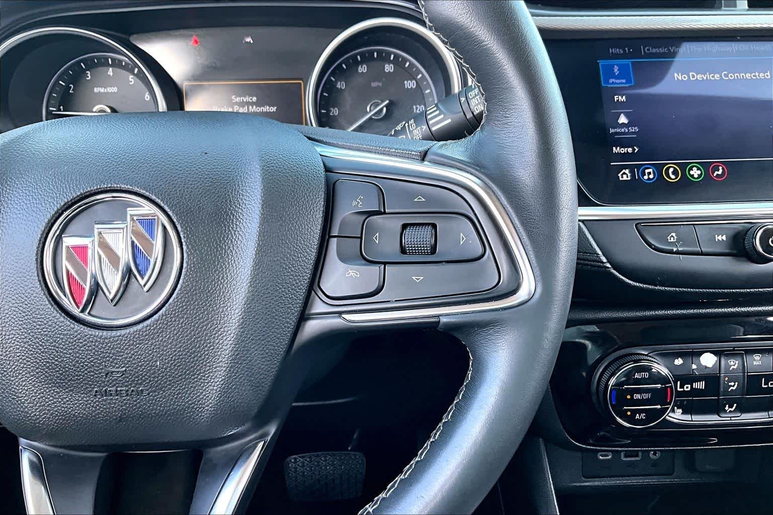 Used 2022 WHITE FROST TRICOAT Buick Select image 25