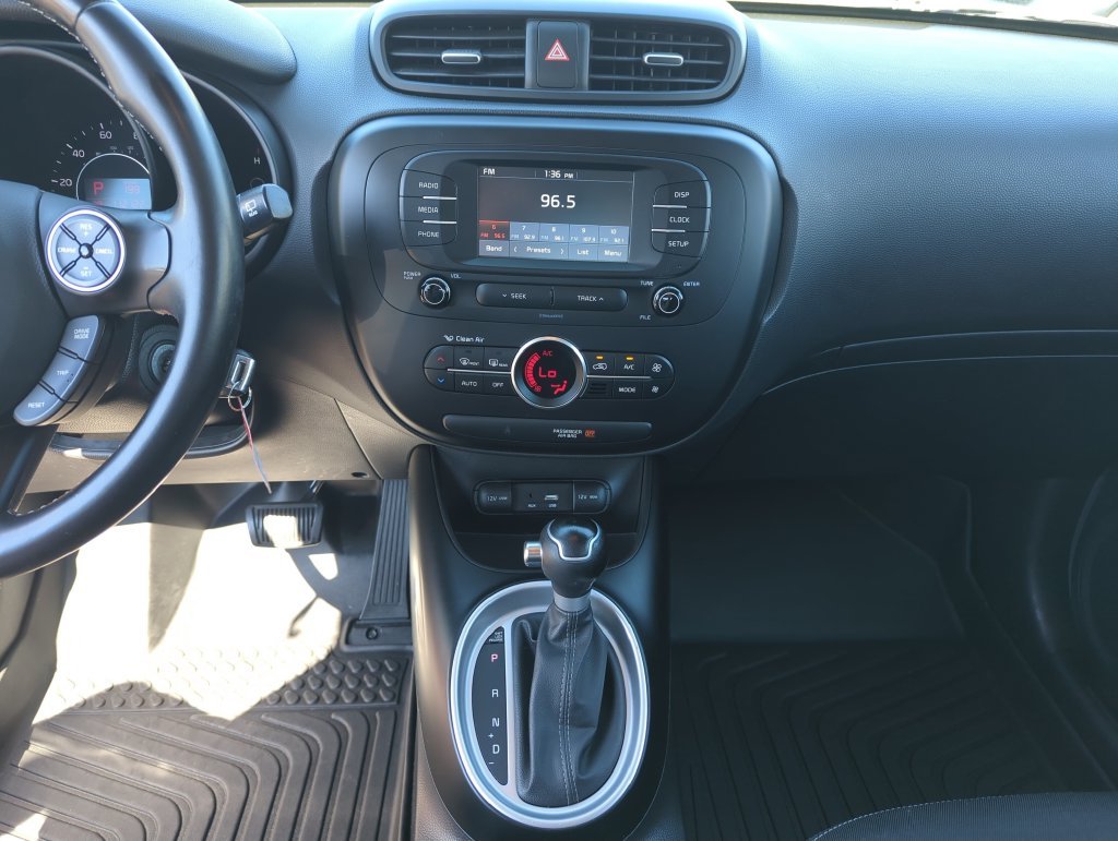 Used 2017 Red Kia Plus image 24