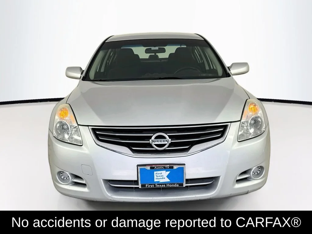 Used 2012 Brilliant Silver Metallic Nissan 2.5 S image 2