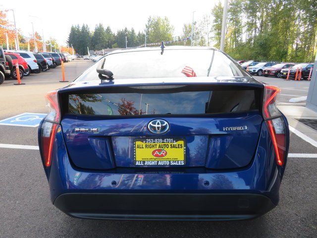 2018 Toyota Prius Three photo 4