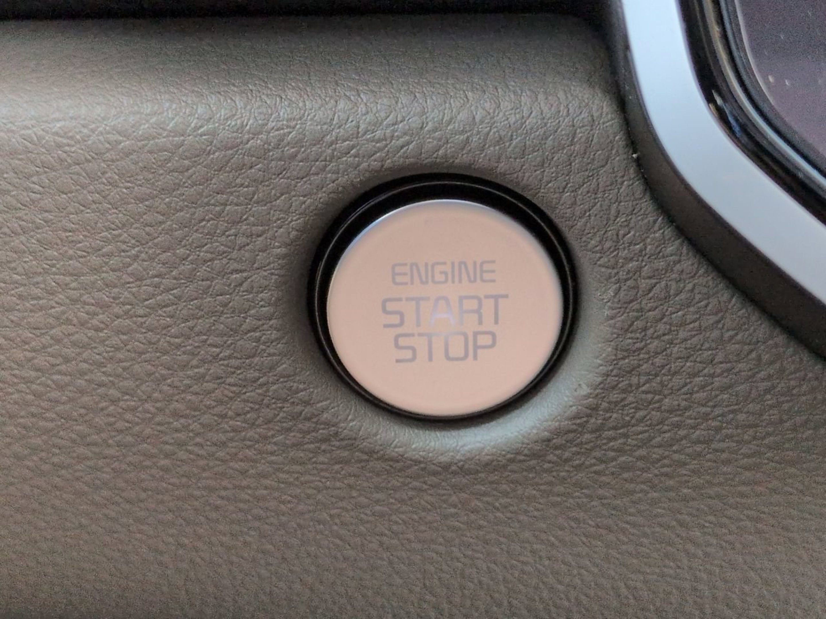 New 2026 Snow White Pearl Kia LXS image 53