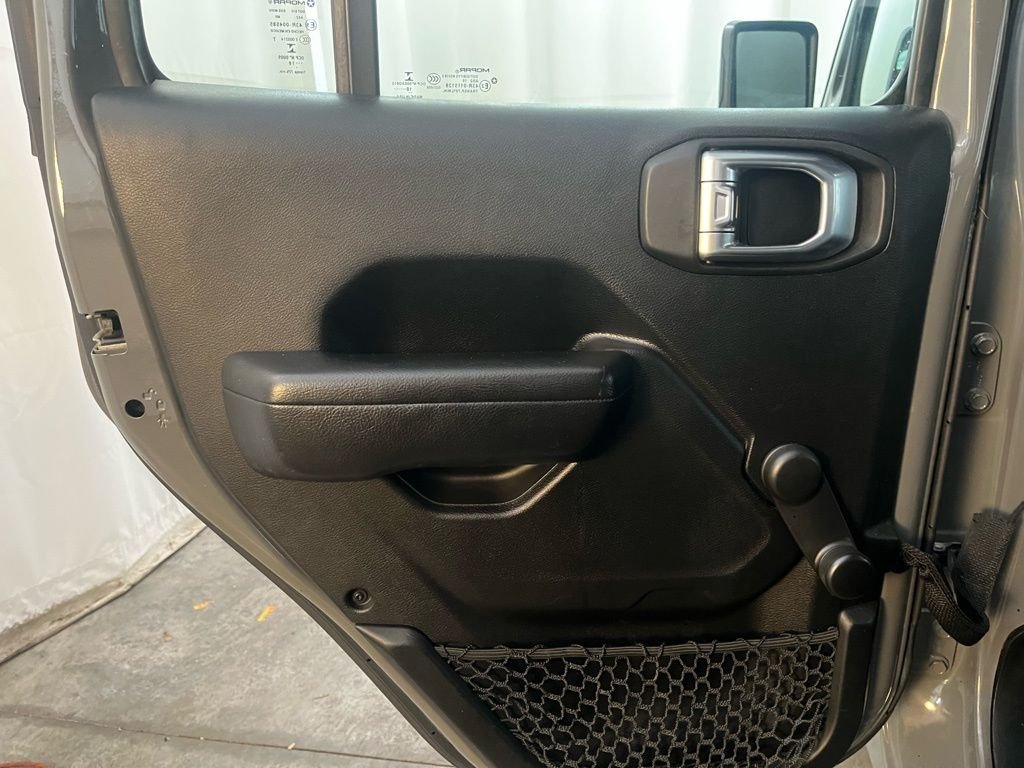 Used 2018 Gray Jeep Unlimited Sport image 24