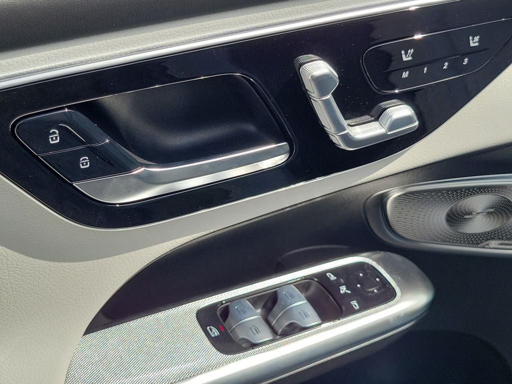 New 2027 MANUFAKTUR Alpine Grey Mercedes-Benz GLC 300 image 17