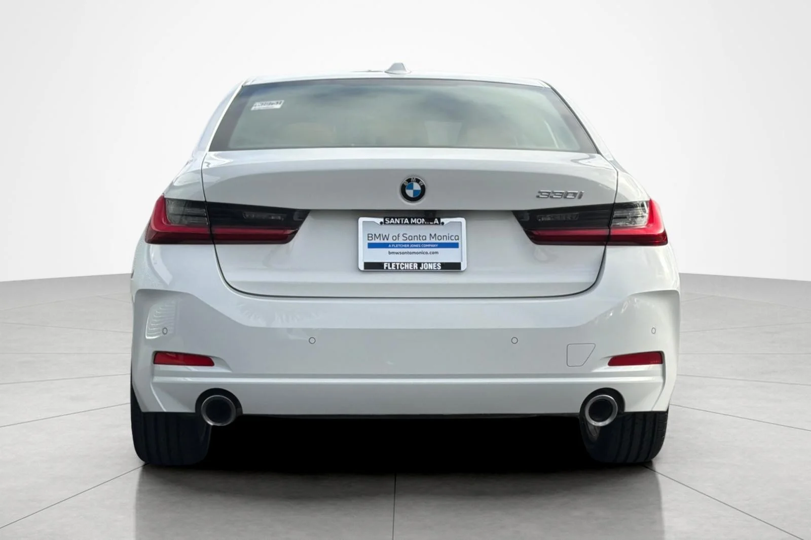 Used 2024 Alpine White BMW 330i image 4