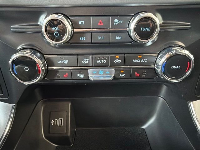 New 2026 Agate Black Metallic Ford XLT image 41