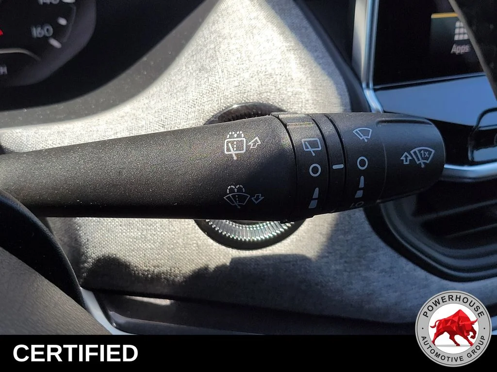 Used 2023 White Jeep Latitude Lux image 30