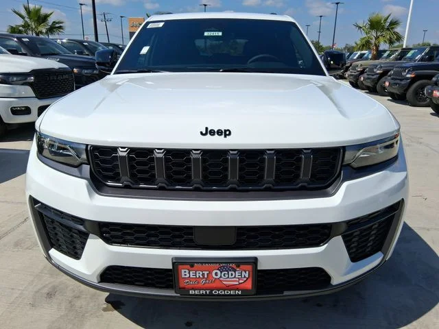 New 2026 Bright White Clear-Coat Exterior Paint Jeep Altitude image 2