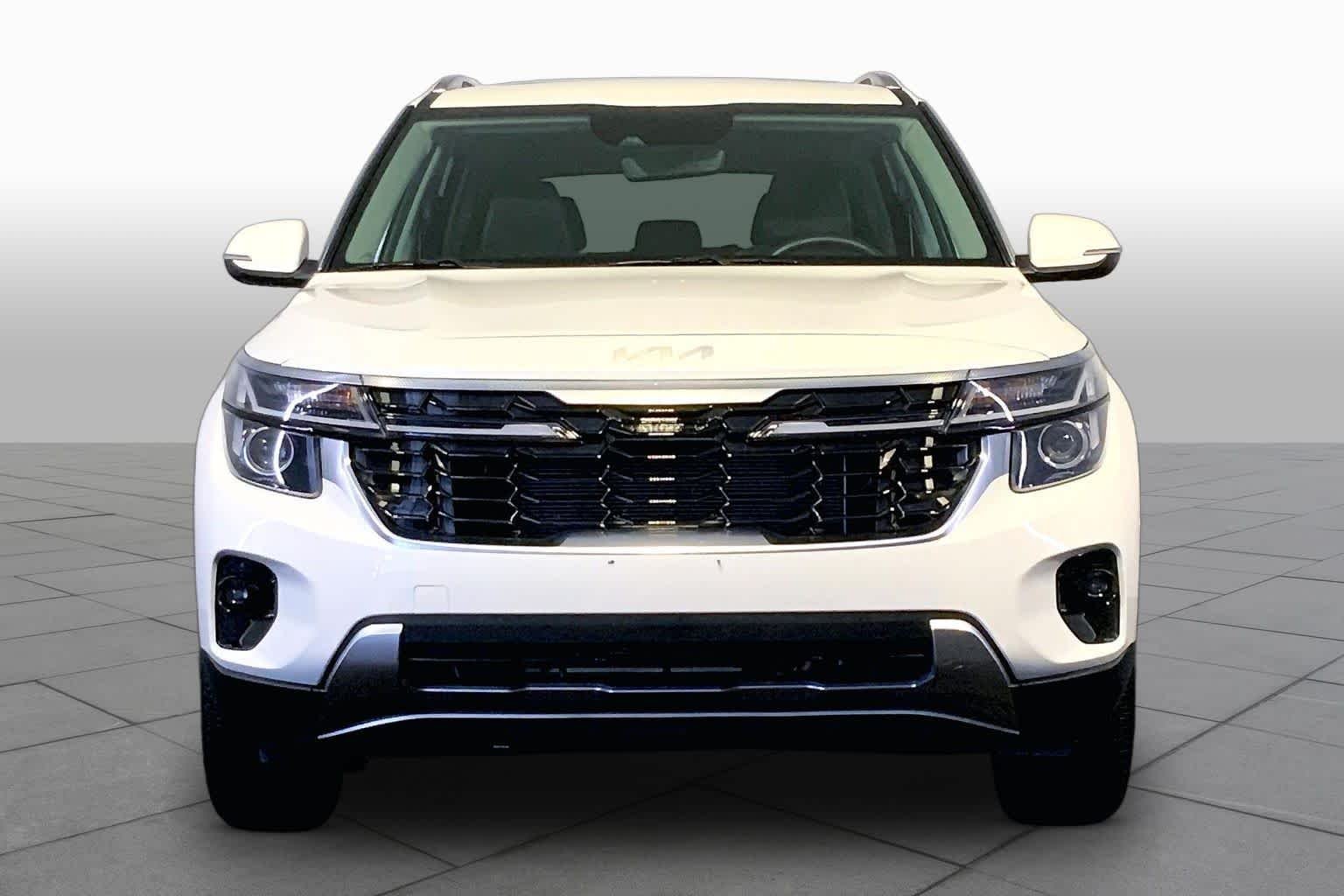 Pre-Owned 2024 Kia Seltos EX