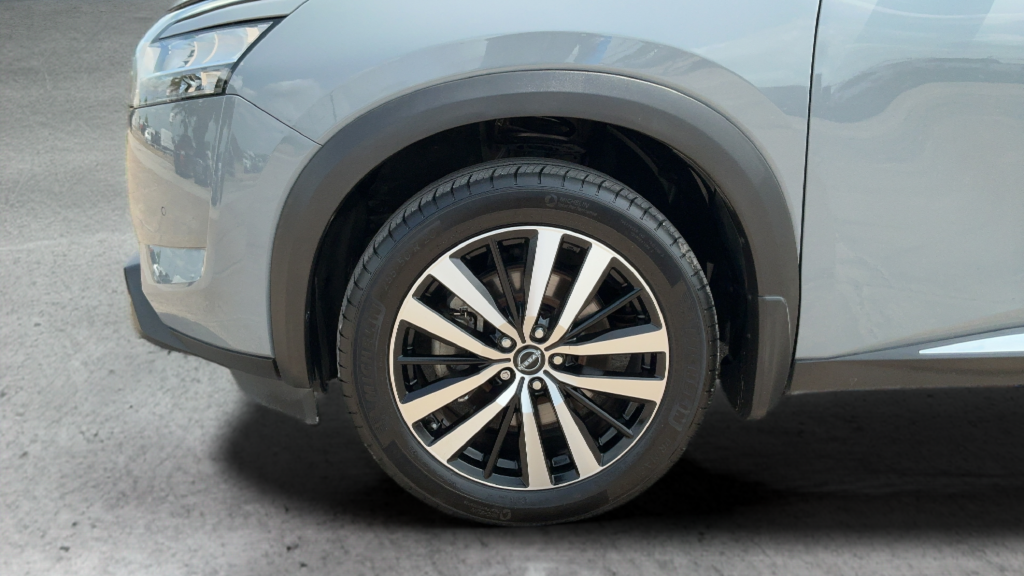 Certified Used 2024 Boulder Gray Pe Nissan Platinum image 26